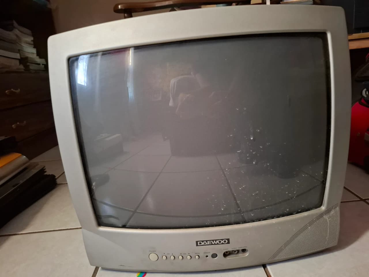 Televisor DAEWOO en buen estado