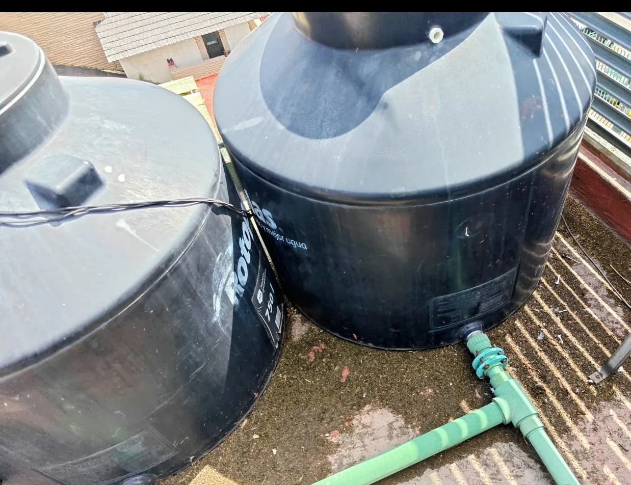 2 tinacos Rotoplas de 750litros